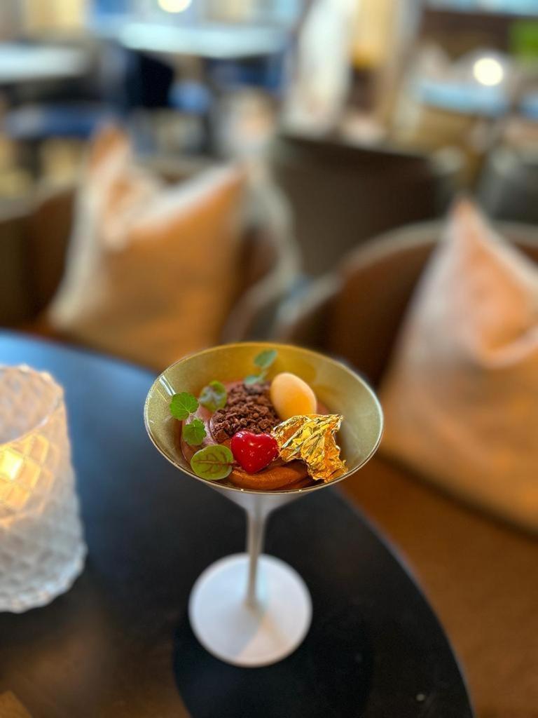 Hotel 717 アムステルダム エクステリア 写真 A dessert at the restaurant