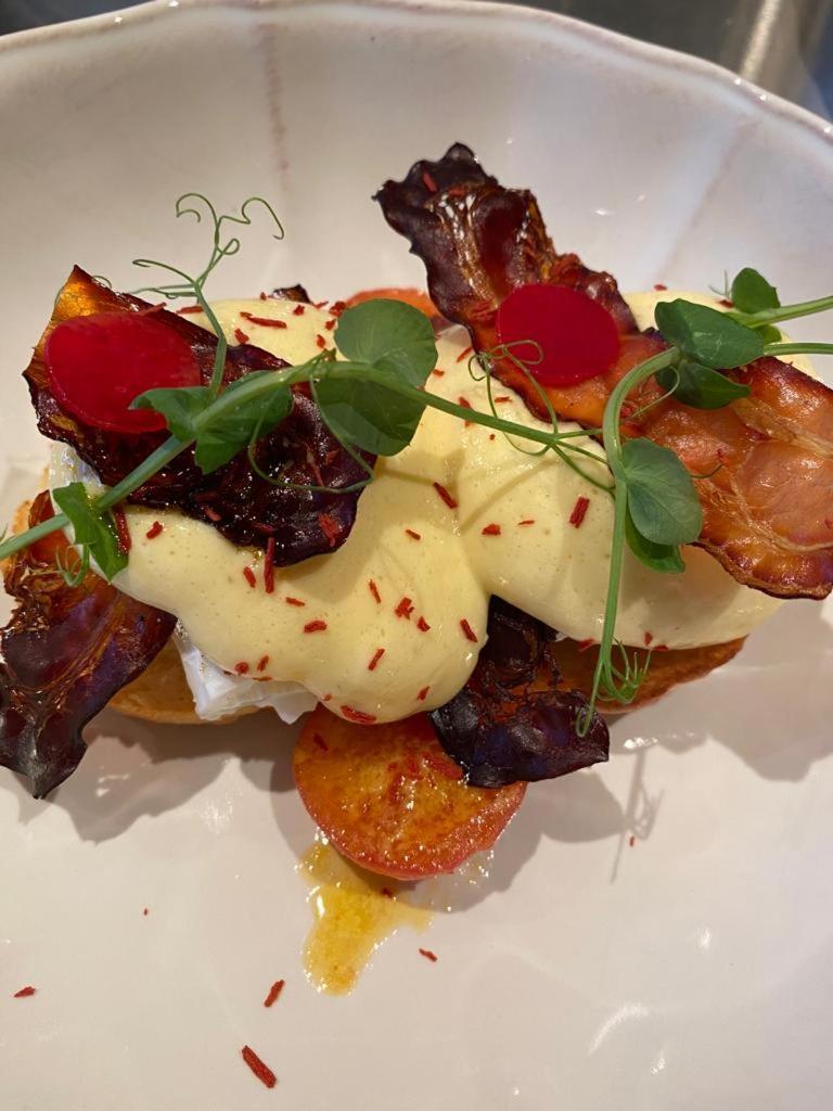 Hotel 717 アムステルダム エクステリア 写真 Aubergine and tomato salad