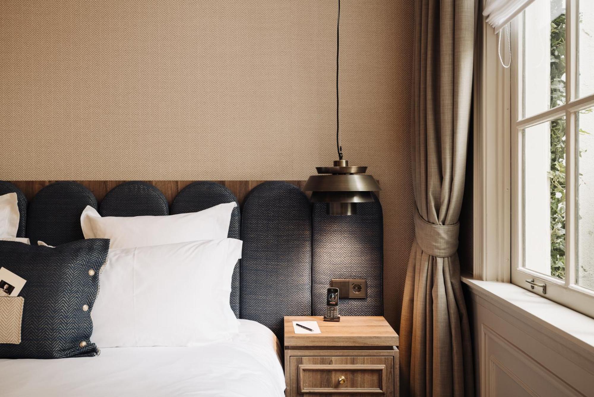 Hotel 717 アムステルダム エクステリア 写真 A bedroom at the hotel