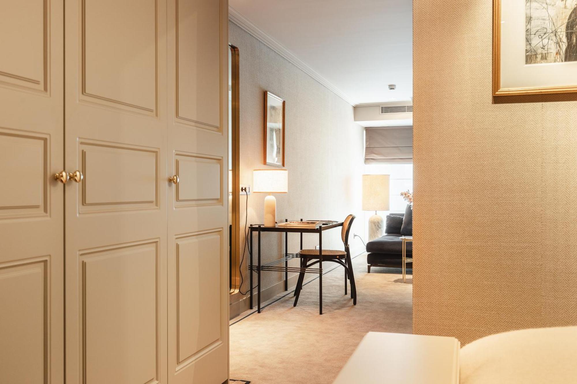Hotel 717 アムステルダム エクステリア 写真 A room at the hotel