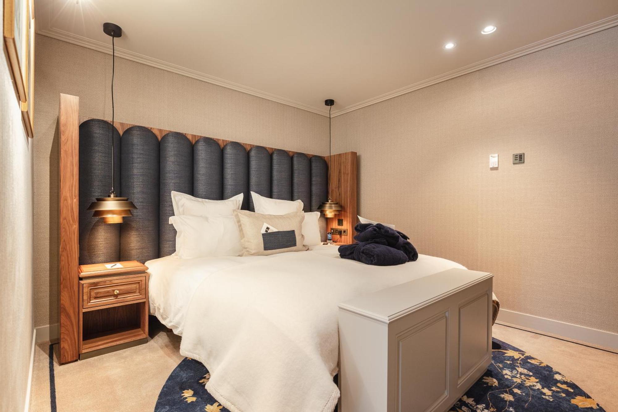 Hotel 717 アムステルダム エクステリア 写真 A bedroom at the hotel